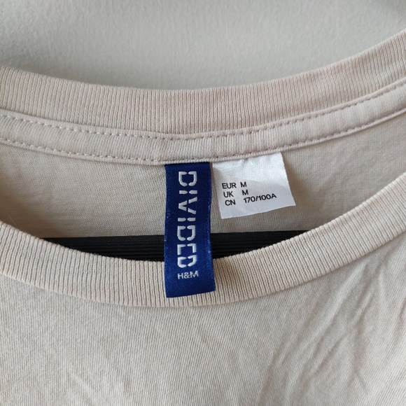 Beige Unisex T-shirt with Skull Motif - Picture 3 of 6